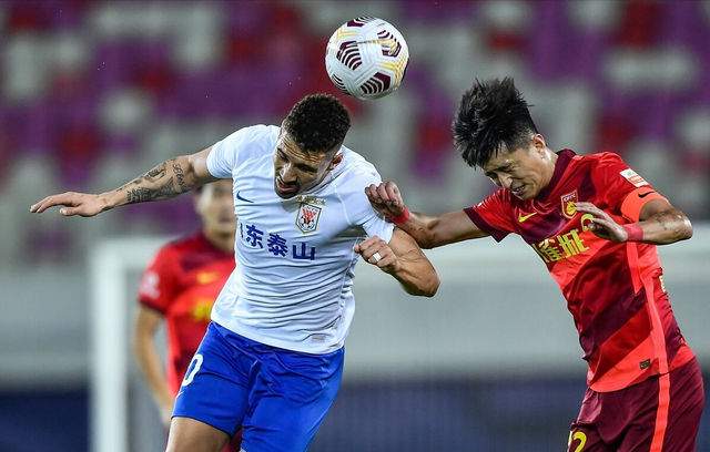 沙尔克04队艰难之战告终，遗憾落败