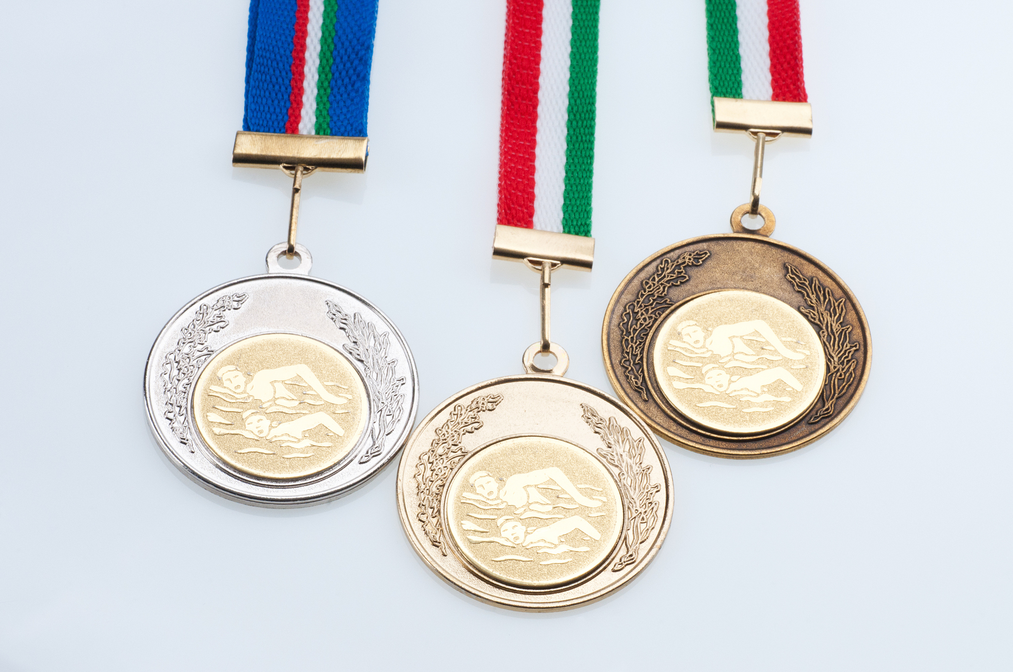 关于欧洲运动员雄姿英发，斩获多面金银的信息