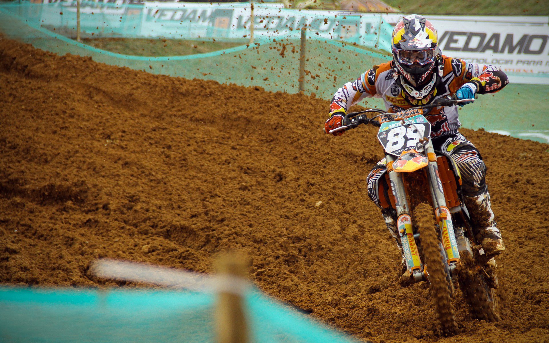 开云官网-加勒比风暴席卷华沙，斯通斯一夫当关，牙买加掀翻波兰改写足球版图