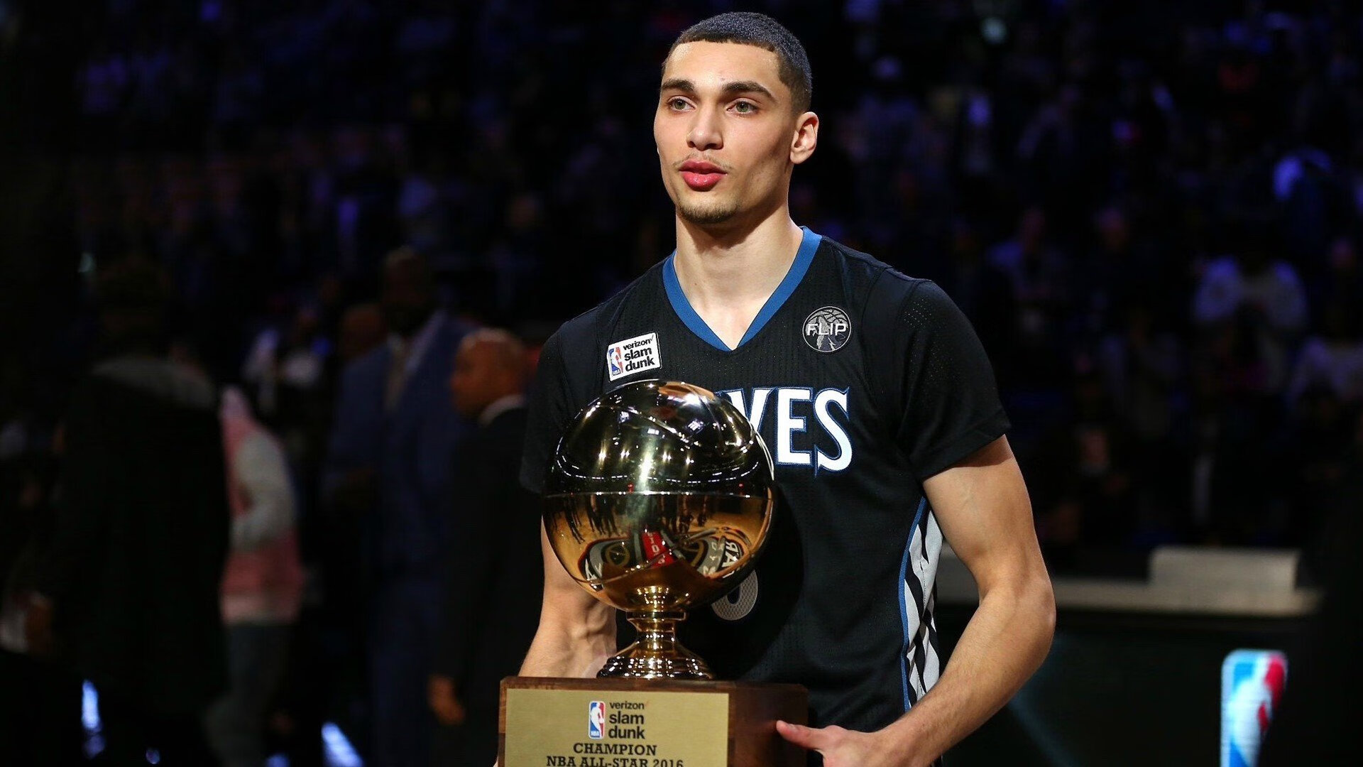 黄潜奇迹与红军铁腰，欧冠舞台上的两种统治力