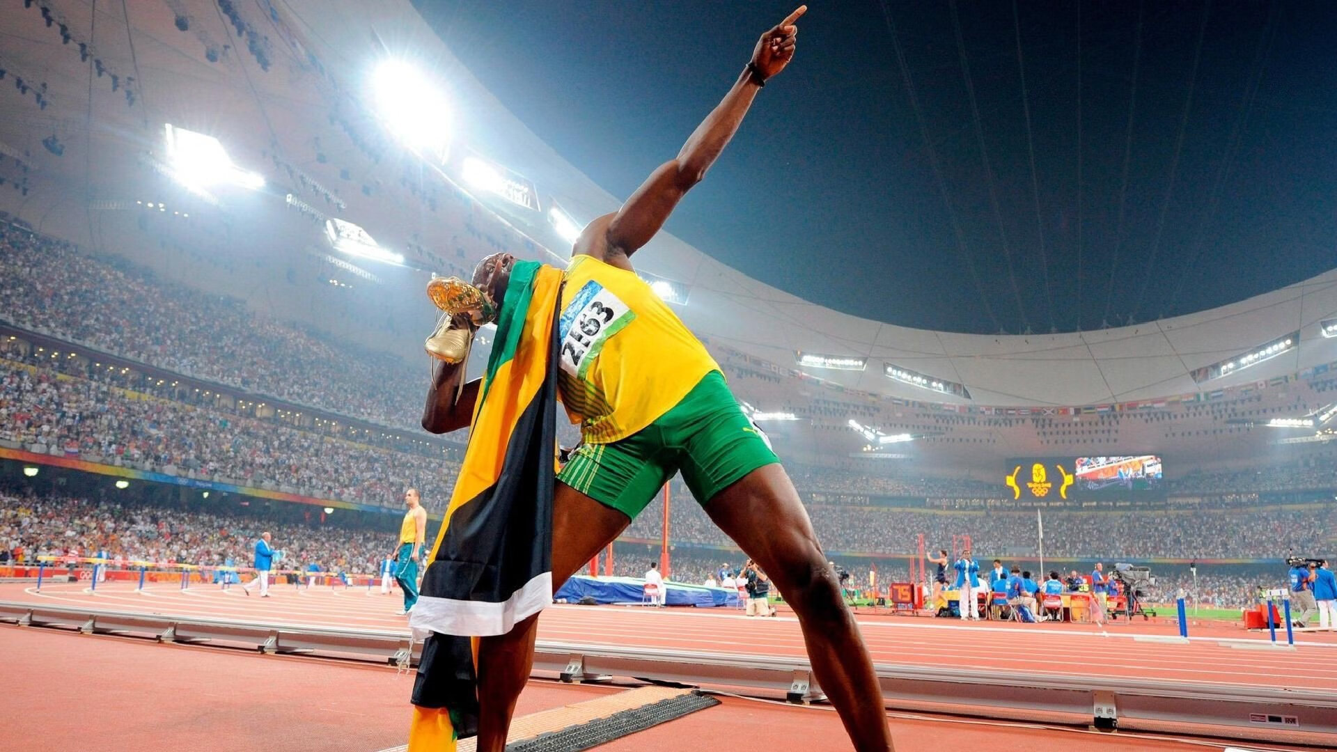 当活塞掀翻山西队，约基奇在F1新赛季揭幕战接管比赛的跨界隐喻